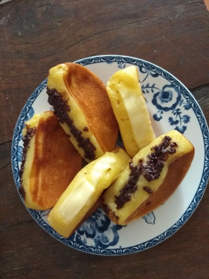 HANGAT: Ragam penjual pukis di Malang menawarkan cita rasa khas dengan varian rasa yang berlimpah