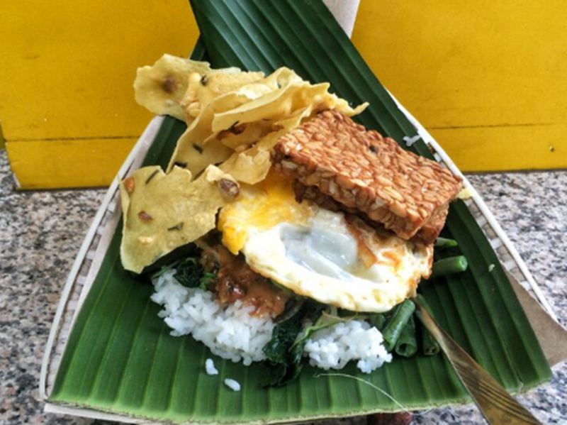 MURAH KENYANG: Inilah Warung Nasi Pecel Andalan Mahasiswa Enak dan Murah Meriah