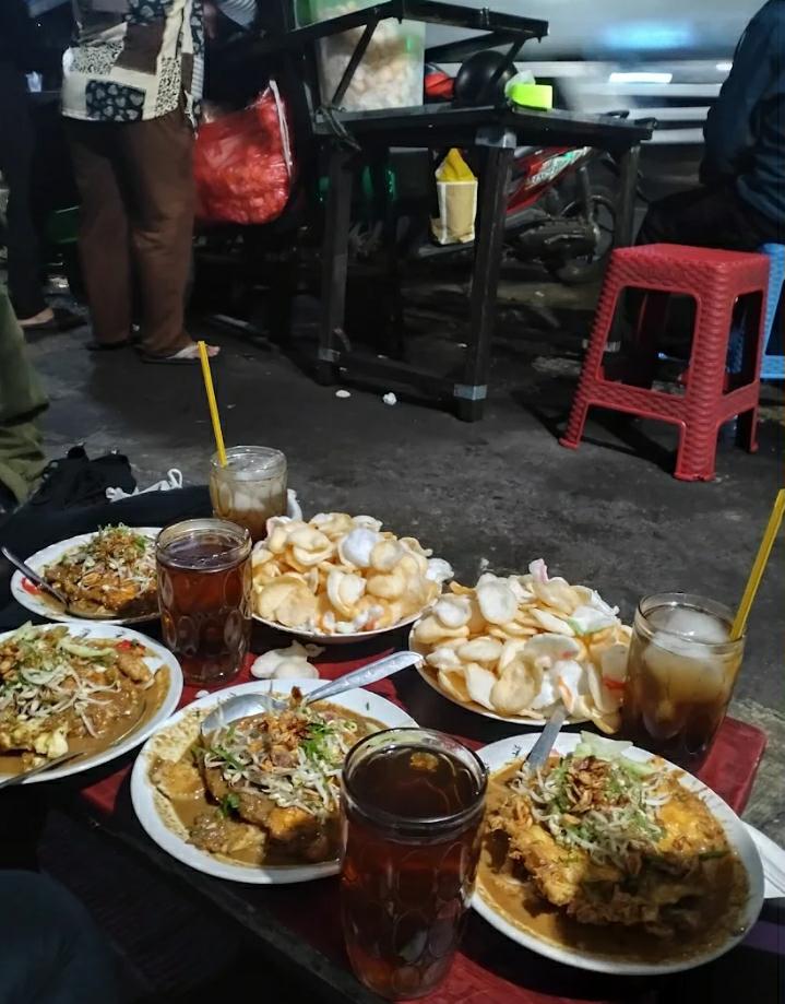 LEZAT: Tahu Telor Rizky, salah satu kuliner viral bulan ini di Malang dengan porsi bar bar dengan harga yang murah