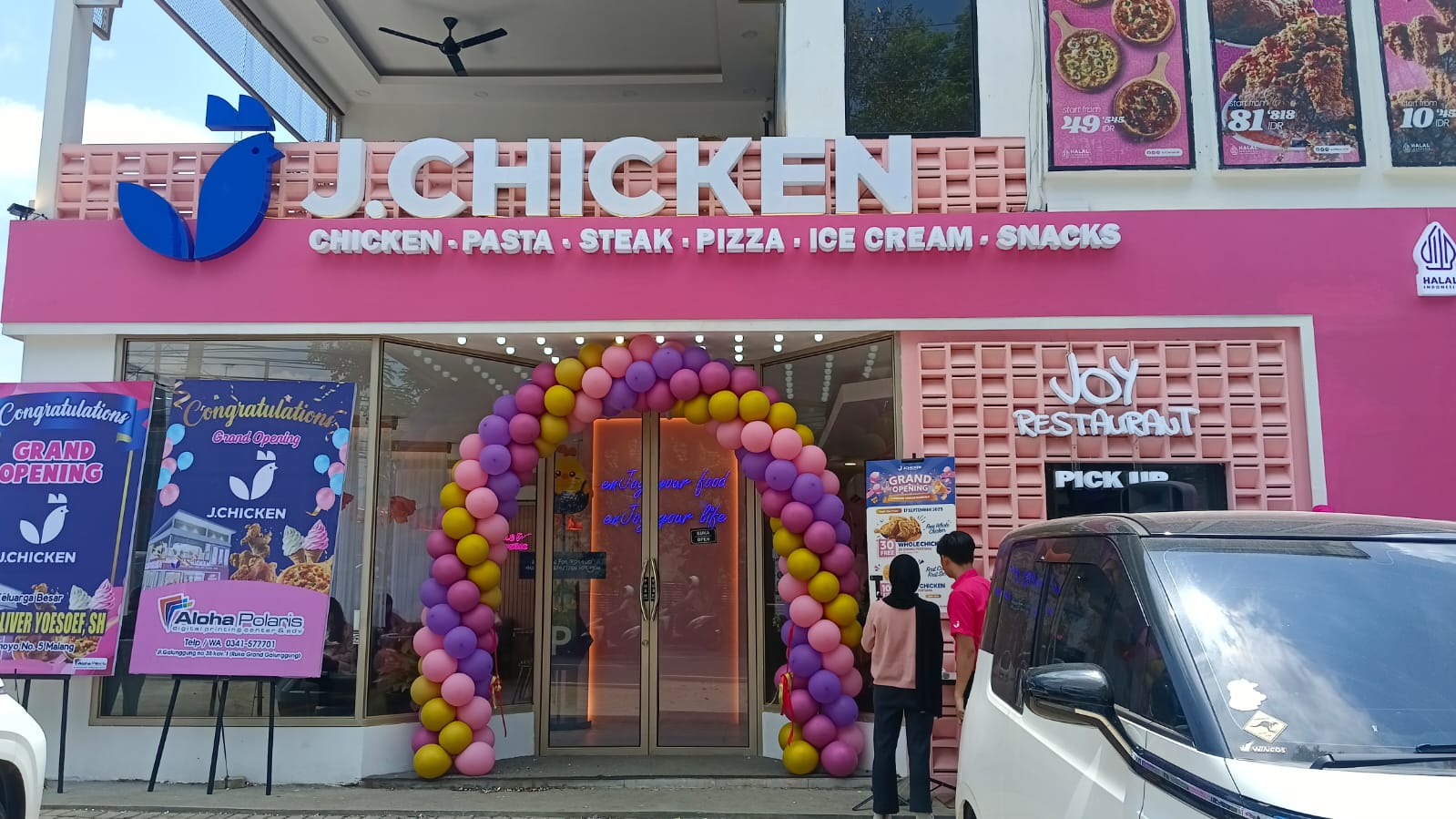 STRATEGIS: Dekat dengan berbagai fasilitas, kehadiran J Chicken Mandala menjadi perpaduan kuliner dan lifestyle yang menarik untuk semua kalangan.