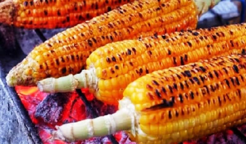 OLAHAN Jagung manis bukan hanya enak dikonsumsi langsung, tapi juga bisa menjadi bahan olahan yang menggugah selera di rumah.