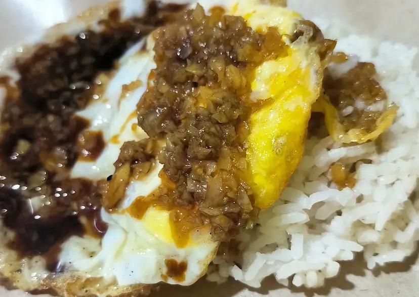 Telor dadar memang sederhana, tapi selalu menggoda. Ini 5 rekomendasi resto di Lowokwaru Malang yang sajikan nasi telor dadar bikin nagih.
