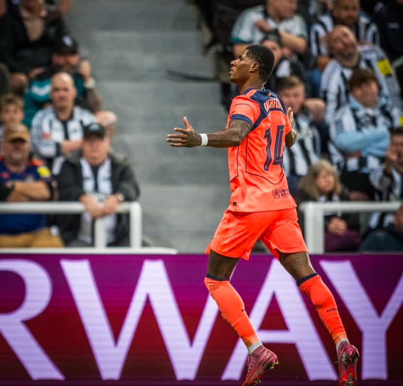 CETAK BRACE: Marcus Rashford on fire di laga melawan Newcastle United dengan cetak 2 gol sekaligus.