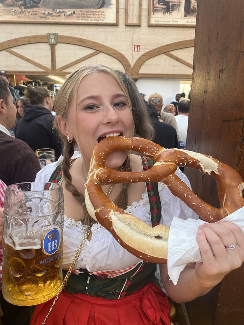 OKTOBERFEST: Festival bir terbesar di Munich, Jerman.