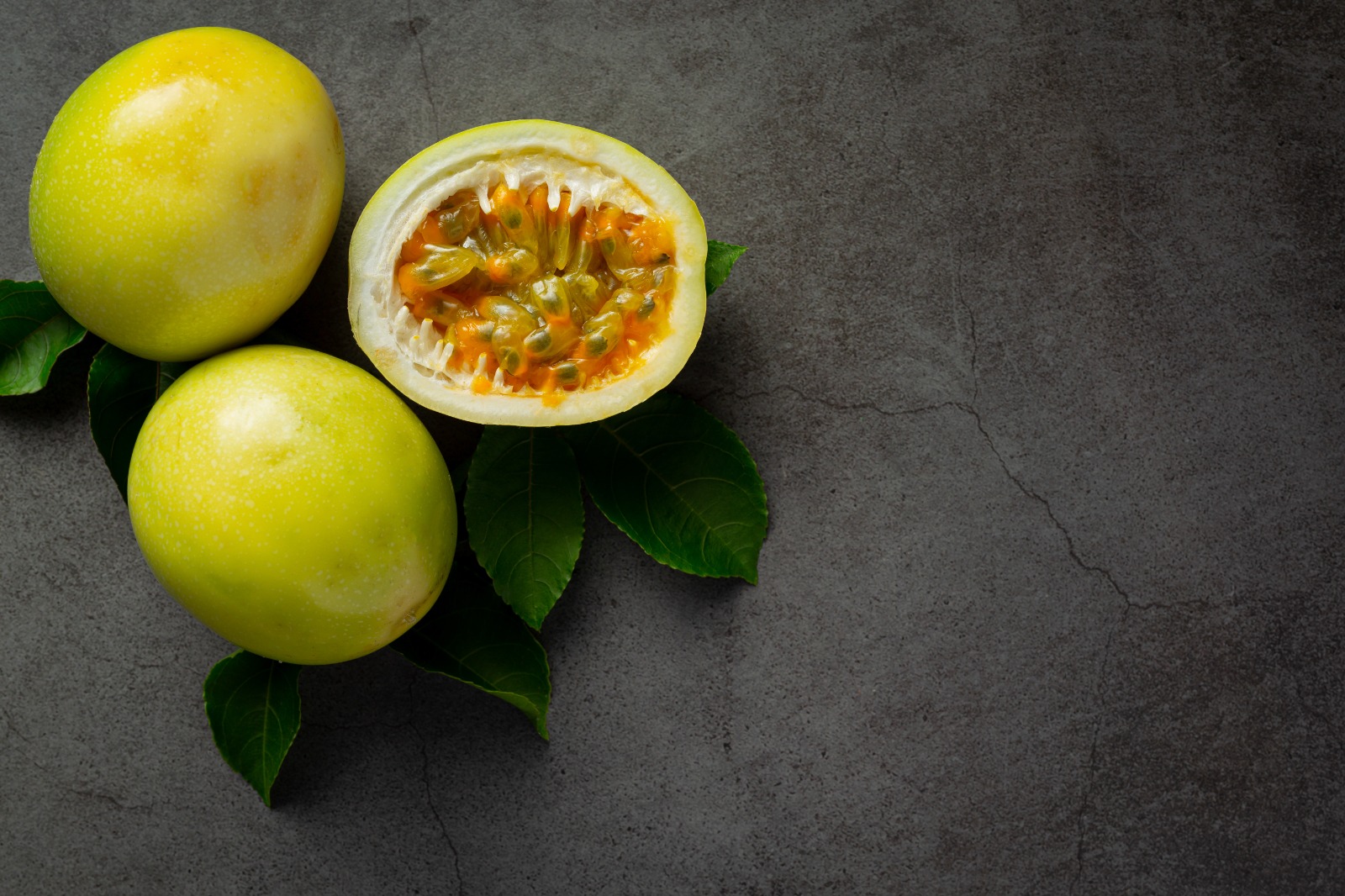ASEM: Selain menyegarkan, markisa juga kaya vitamin C dan antioksidan yang baik untuk daya tahan tubuh.