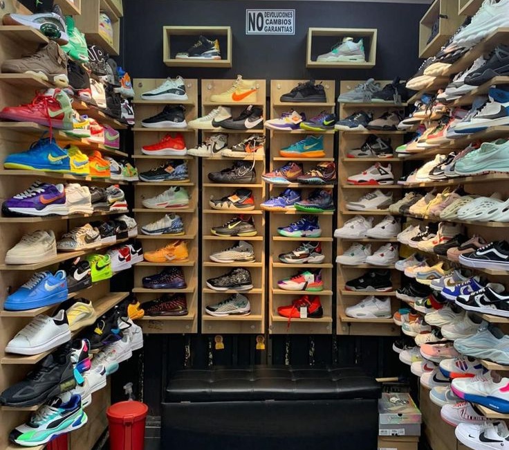 LENGKAP: Beragam pilihan sepatu