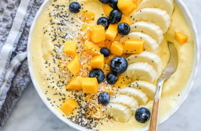 SEHAT: Smoothie Bowl dengan Pisang dan Mangga yang Kaya Manfaat