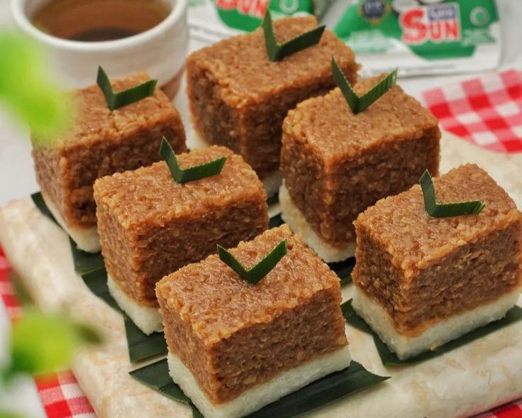 LEGIT: Deretan toko kue di Malang ini sajikan wajik kenyal dengan rasa manis gula merah yang bikin nostalgia masa kecil.