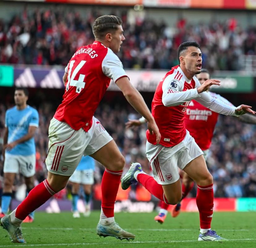 MENAKJUBKAN: Gabriel Martinelli menyelamatkan Arsenal dari kekalahan pada laga melawan Manchester City malam tadi (22/9).
