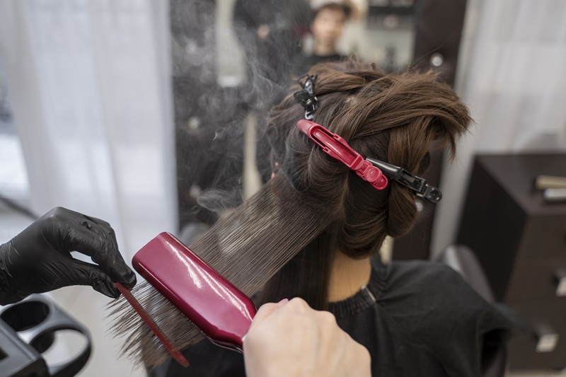 BERKILAU: Inilah Tips Agar Rambut Tetap Terlihat Sehat Meski Sering di Styling