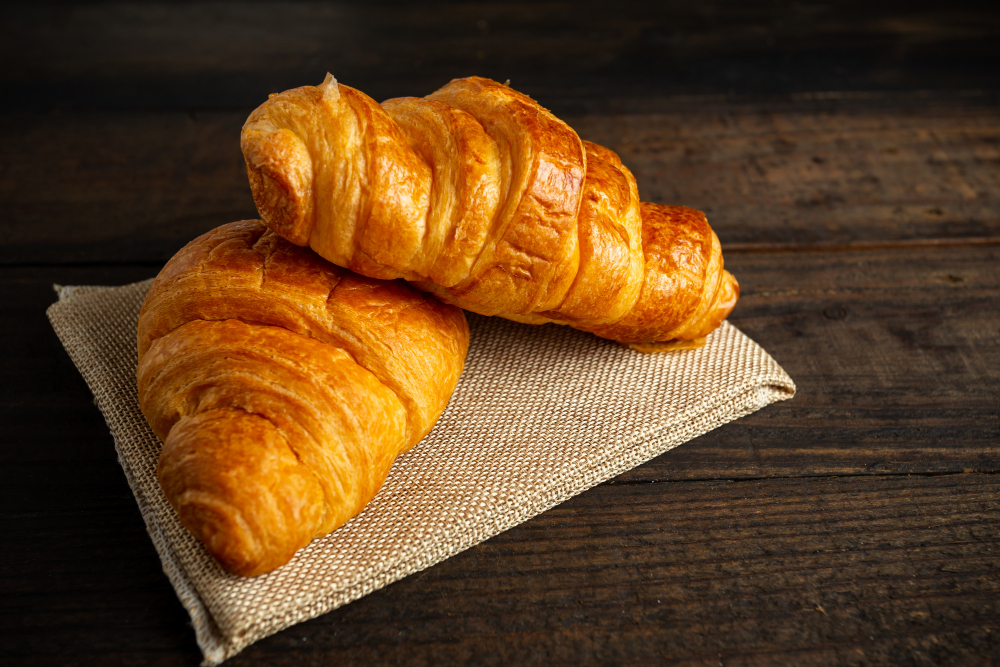 NIKMAT: Tekstur pastry yang lembut dan renyah, berpadu dengan aroma butter yang menggoda.