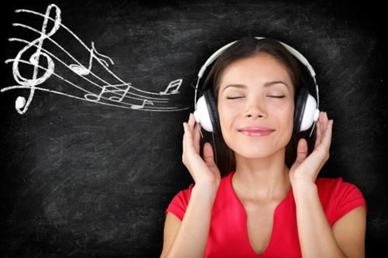 Mendengarkan Musik Bisa Mengubah Suasana Hati