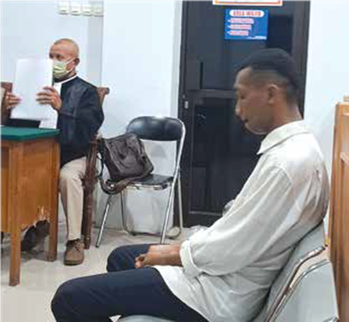 TERDAKWA: Pankrasio Mariatno Erius Megong, 25, menjalani sidang di Pengadilan Negeri (PN) Kepanjen.