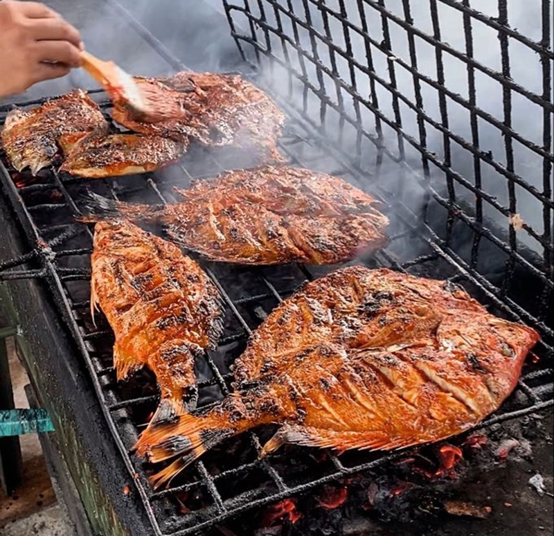 SMOKY: Ikan bakar dengan bumbu khas
