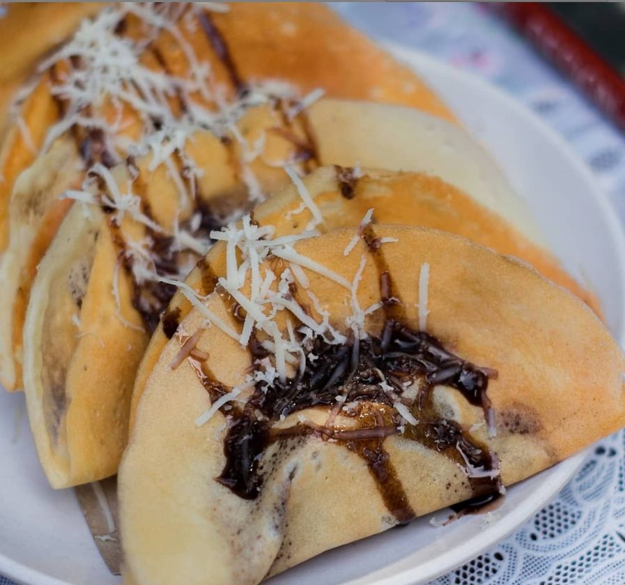 LEZAT: Leker dengan Topping Coklat Keju