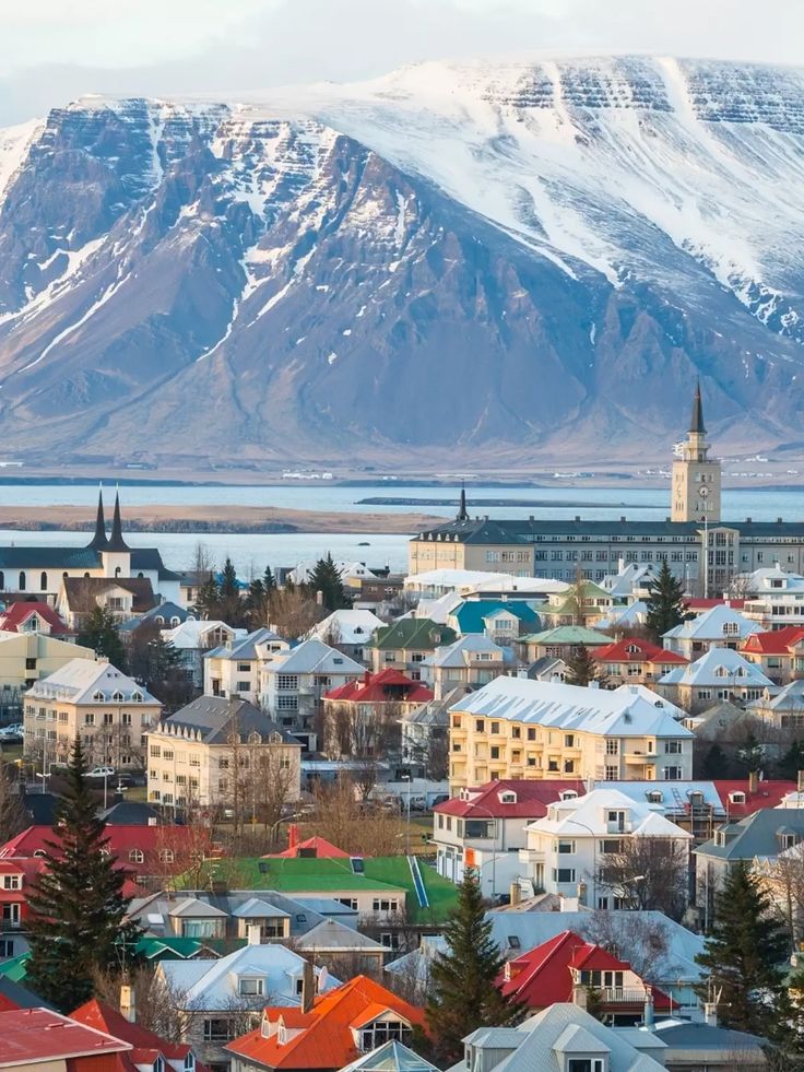 NEGARA PALING DAMAI 2025: Berikut rekomendasi tempat wisata di Islandia yang bisa kamu kunjungi