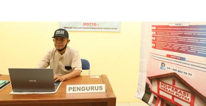 SEGERA BERJALAN: Pengurus Koperasi Merah Putih Bumiayu menyusun rancangan unit bisnis yang akan dijalankan.
