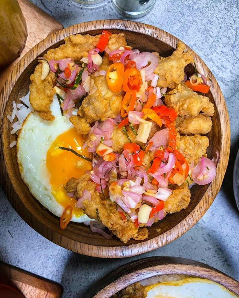 NASI KULIT: Ketika lidah bergoyang, perut akan menjadi kenyang.
