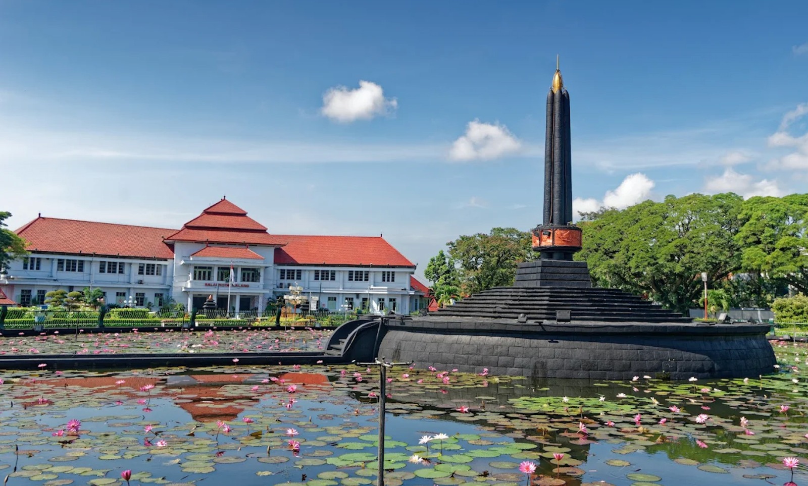 DESTINASI AKHIR PEKAN: Ikon Kota Malang yang berlokasi di sekitar kawasan bersejarah Kecamatan Klojen.