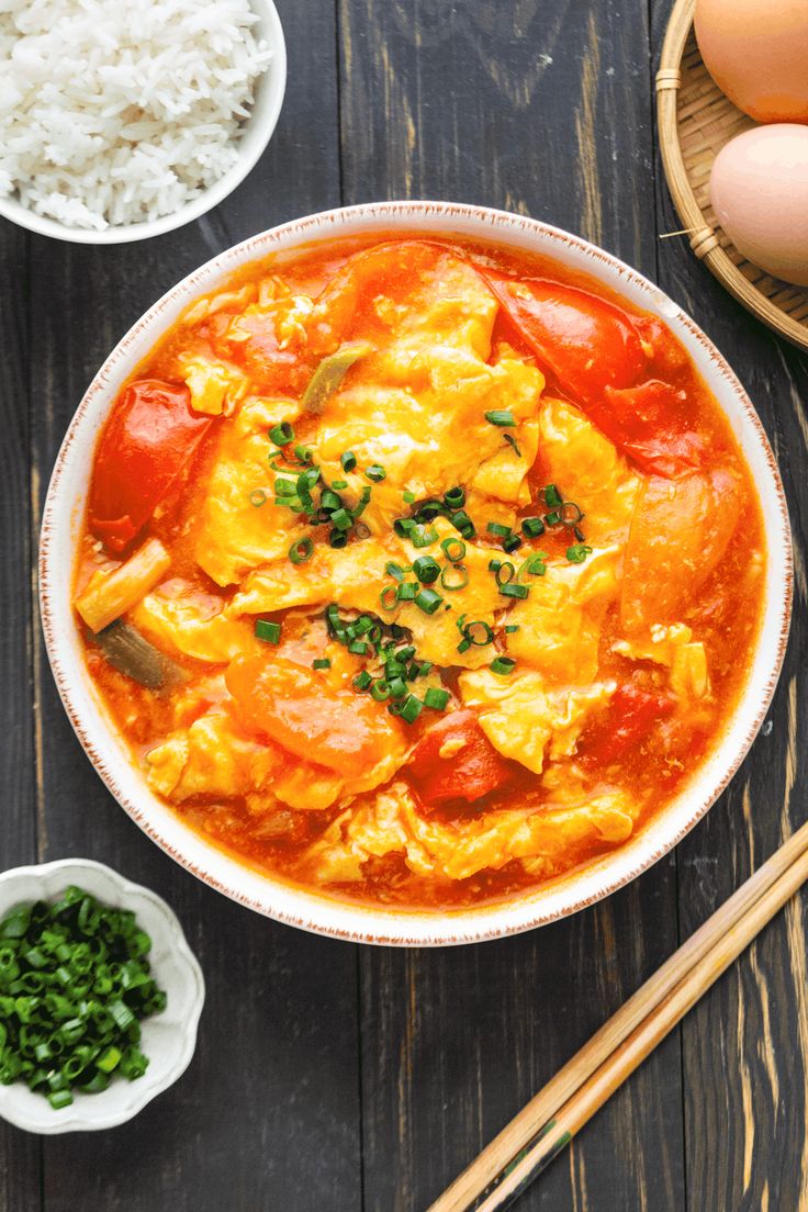 KREASI: Telur bisa diolah jadi menu kekinian ala anak kos, mulai dari sup hangat sampai fuyunghai yang mirip resto.