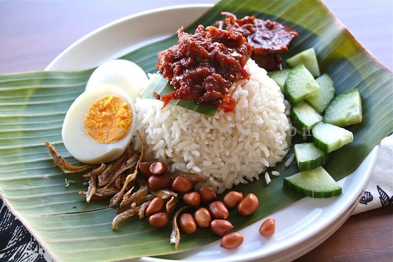 LEZAT: Kuliner Melayu, Nasi Lemak dengan Berbagai Isian yang Mengenyangkan
