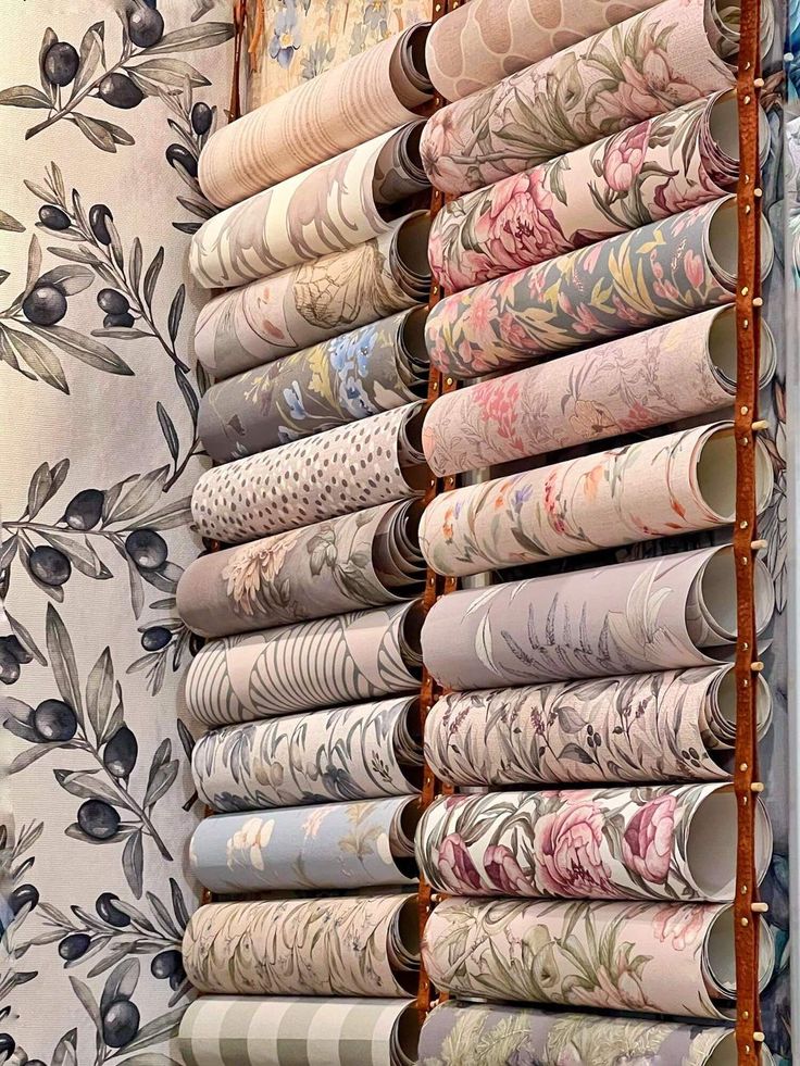 CANTIK: Deretan toko wallpaper di Malang ini tawarkan motif menarik dan layanan lengkap untuk percantik ruangan.