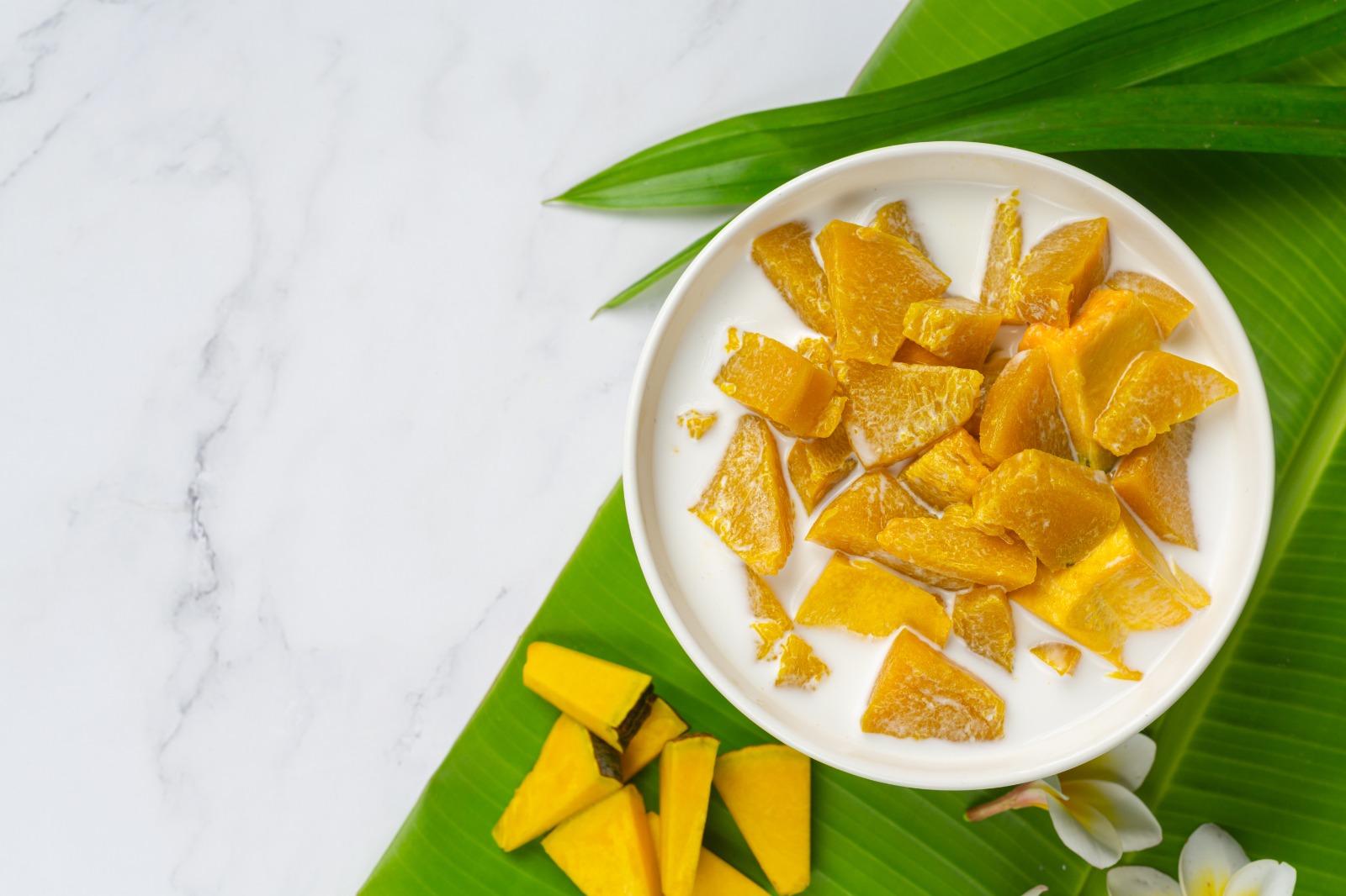 NIKMAT: Satu mangkuk kolak nangka, cukup untuk mengobati rindu masakan rumah.