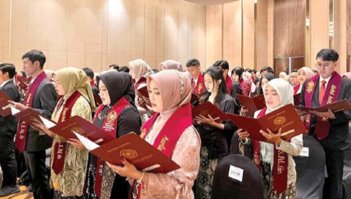 KOMITMEN: Sebanyak 216 mahasiswa FKIP UMM melakukan sumpah profesi PPG Calon Guru Gelombang 2 Tahun 2024.