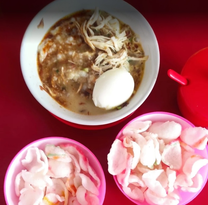 HANGAT DAN LEMBUT: Bubur comfort food saat kita sakit