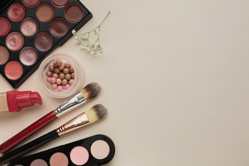 CANTIK: make up bukan hanya tentang kecantikan tapi tentang jati diri.