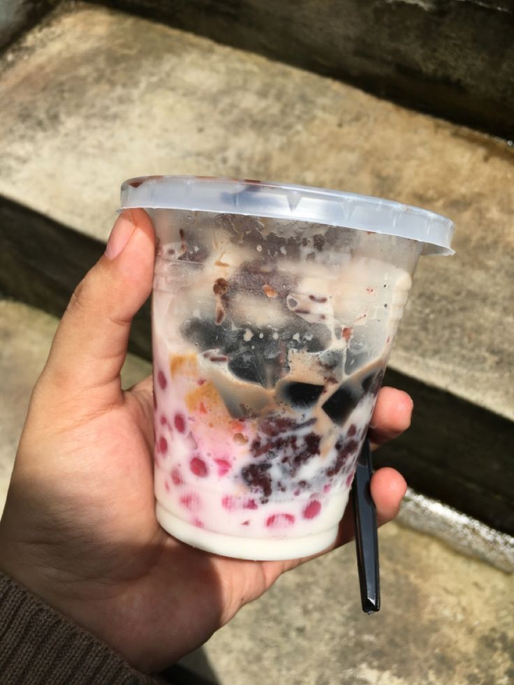 SEGAR: Pilihan es podeng di Malang ini siap bikin harimu adem dengan sensasi manis dan isian jadul yang bikin nostalgia!