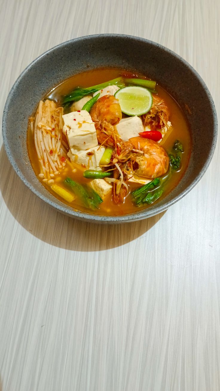 SEGAR: Tom yum di Malang hadir dengan cita rasa pedas asam yang bikin selera makan makin semangat.