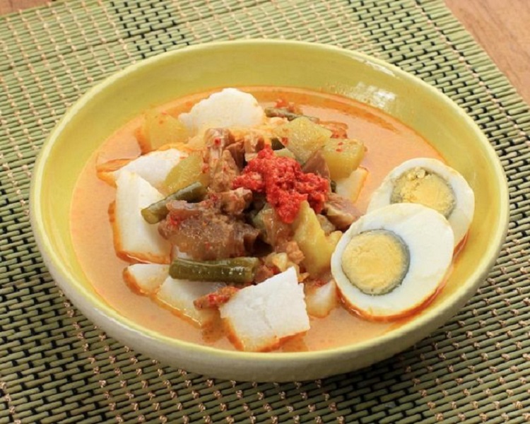 ENAK BANGET:  3 Rekomendasi Lontong Sayur di Malang Enak dan Kuah Santan yang Khas, Wajib Kamu Coba