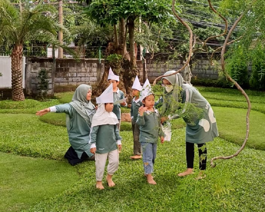 CERIA: Program ini juga menekankan pengembangan keterampilan sosial, regulasi emosi, serta kemampuan menyelesaikan masalah dalam berbagai situasi.