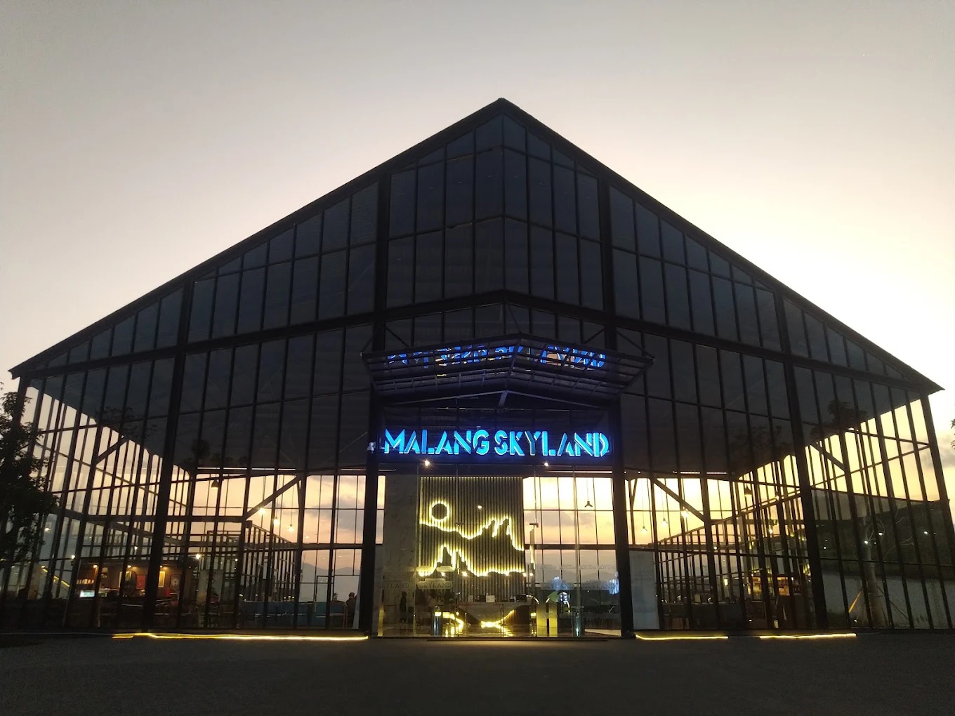 WISATA SERU: Malang Skyland, salah satu destinasi baru yang langsung populer di Karangploso.