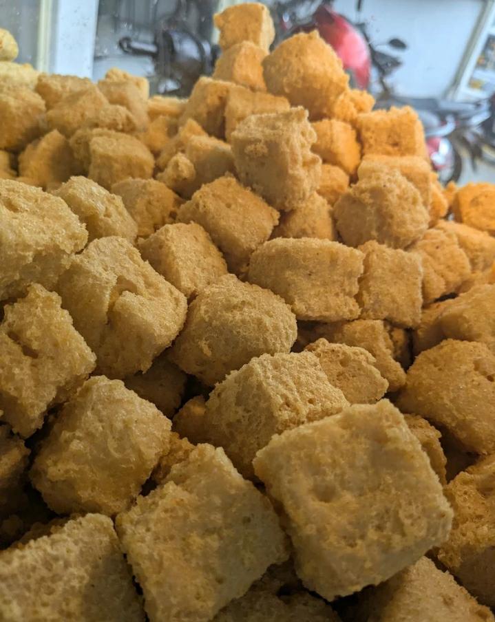RENYAH: Tahu Crispy Kuy, salah satu rekomendasi spot tahu kres yang jadi camilan favorit mahasiswa&nbsp;Malang
