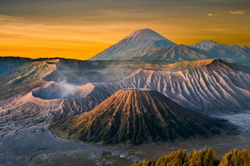 Ilustrasi gunung bromo