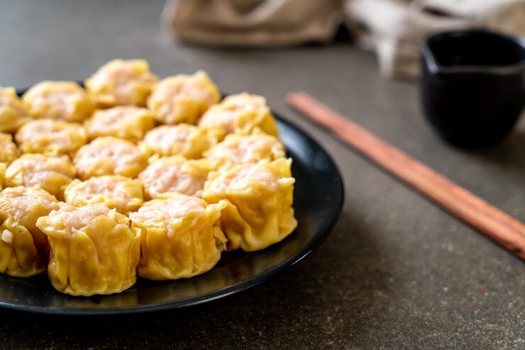 LEZAT MENGENYANGKAN: Dimsum, salah satu makanan favorit mahasiswa