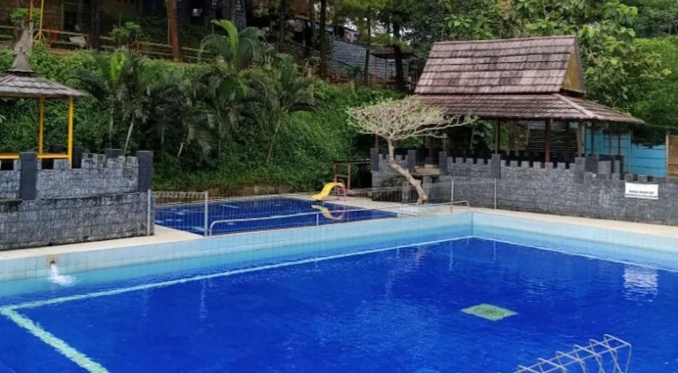 FAVORIT: Kalimeri Waterpark menjadi salah satu lokasi favorit masyarakat Bululawang untuk liburan keluarga.