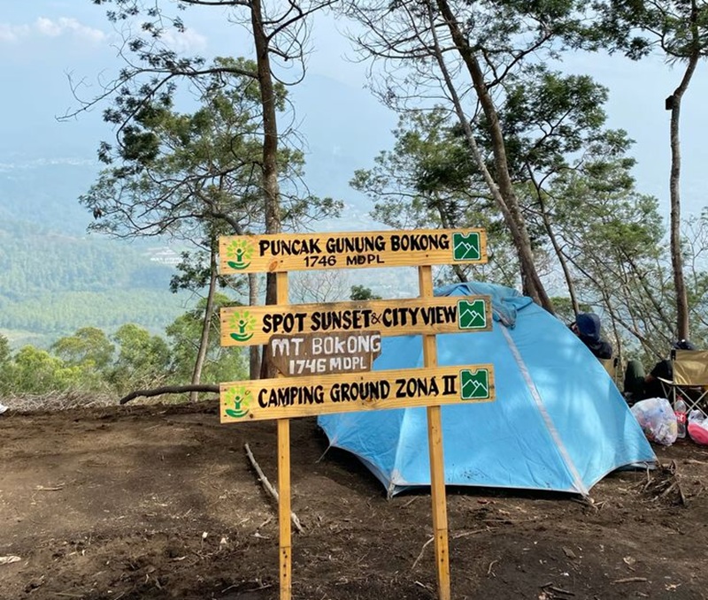 SEJUK: Puncak Gunung Bokong 1.746 mdpl  pemandangan indah