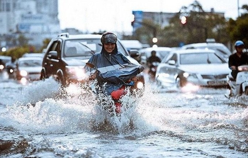 Ilustrasi hujan hingga banjir di Malang