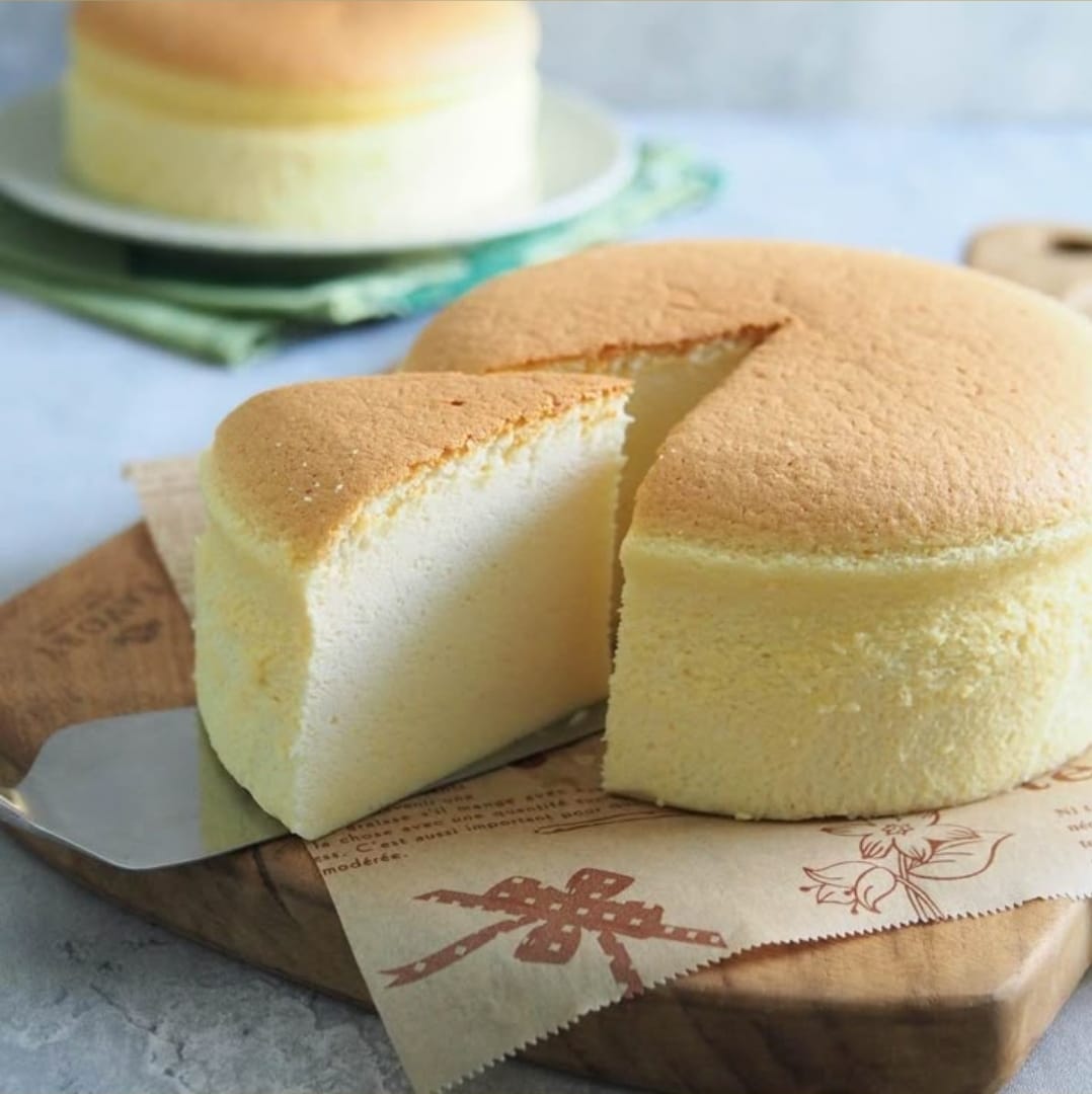 CHEESECAKE: Tak hanya New York Style cheesecake, Malang juga punya deretan rekomendasi Japanese chessecake yang fluffy dan&nbsp;lumer&nbsp;di&nbsp;mulut