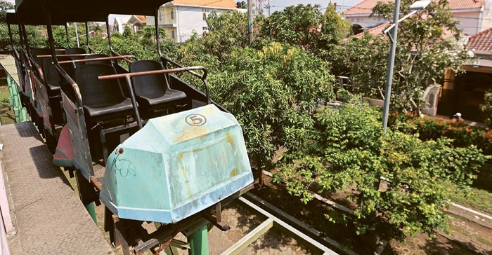 MANGKRAK: Sky bike di Taman Singha Merjosari, Kecamatan Lowokwaru tak lagi beroperasi kemarin (2/10) beberapa waktu lalu. (Darmono/Radar Malang)