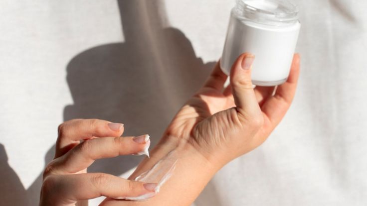 TIPS: Menggunakan Body Lotion dapat Membantu Melembapkan Tubuh