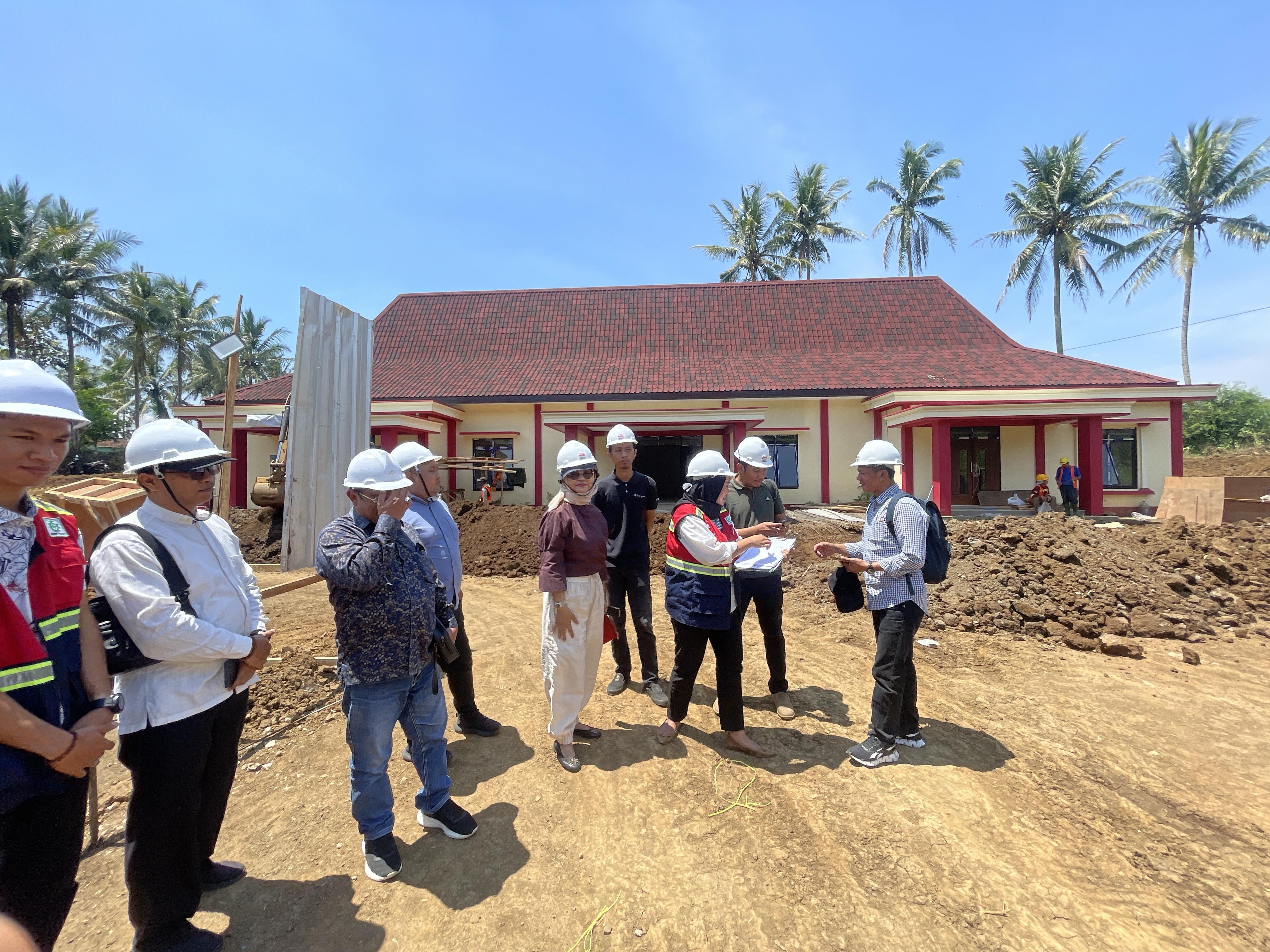 CEK LANGSUNG: Komisi III Dewan Perwakilan Rakyat Daerah (DPRD) Kabupaten Malang melaksanakan kegiatan kunjungan kerja ke Kecamatan Ngajum, Jumat ini (3/10).