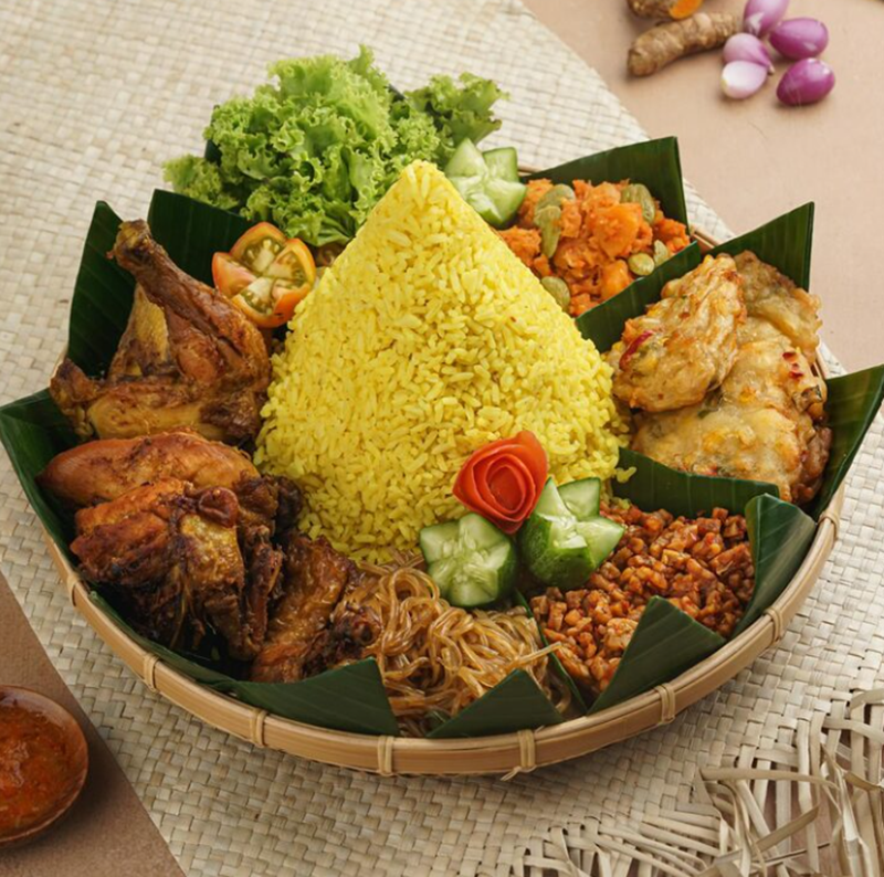 BINTANG ACARA: Inilah Rekomendasi Nasi Tumpeng yang Cocok Untuk Menemani Tiap Acara Kalian