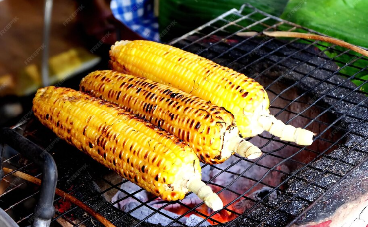 ENAK: Jagung bakar menjadi kuliner yang wajib dicoba ketika ke Tretes, Prigen
