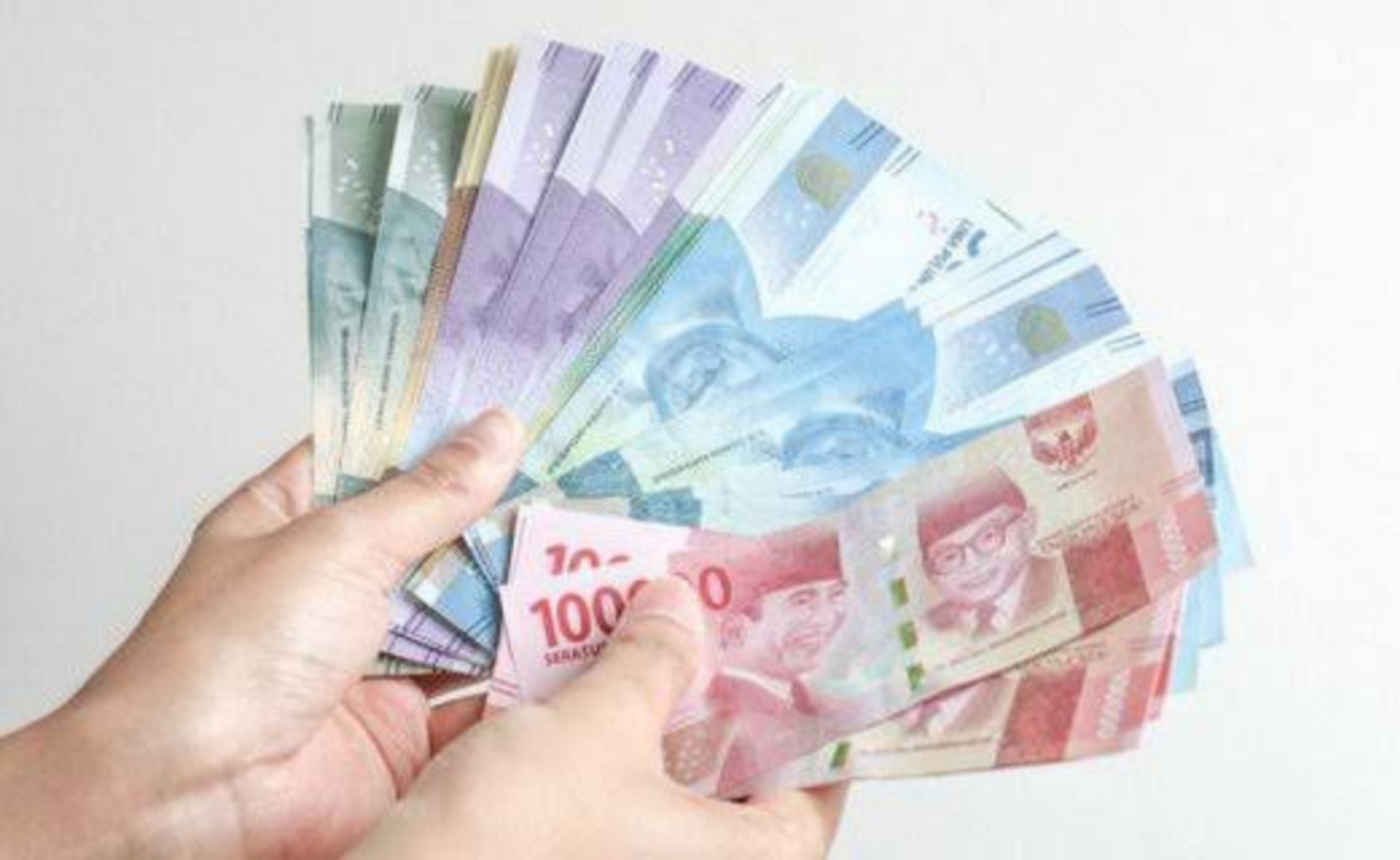 BIJAK: Terapkan gaya hidup hemat dengan langkah kecil agar finansial tetap stabil dan terjaga.