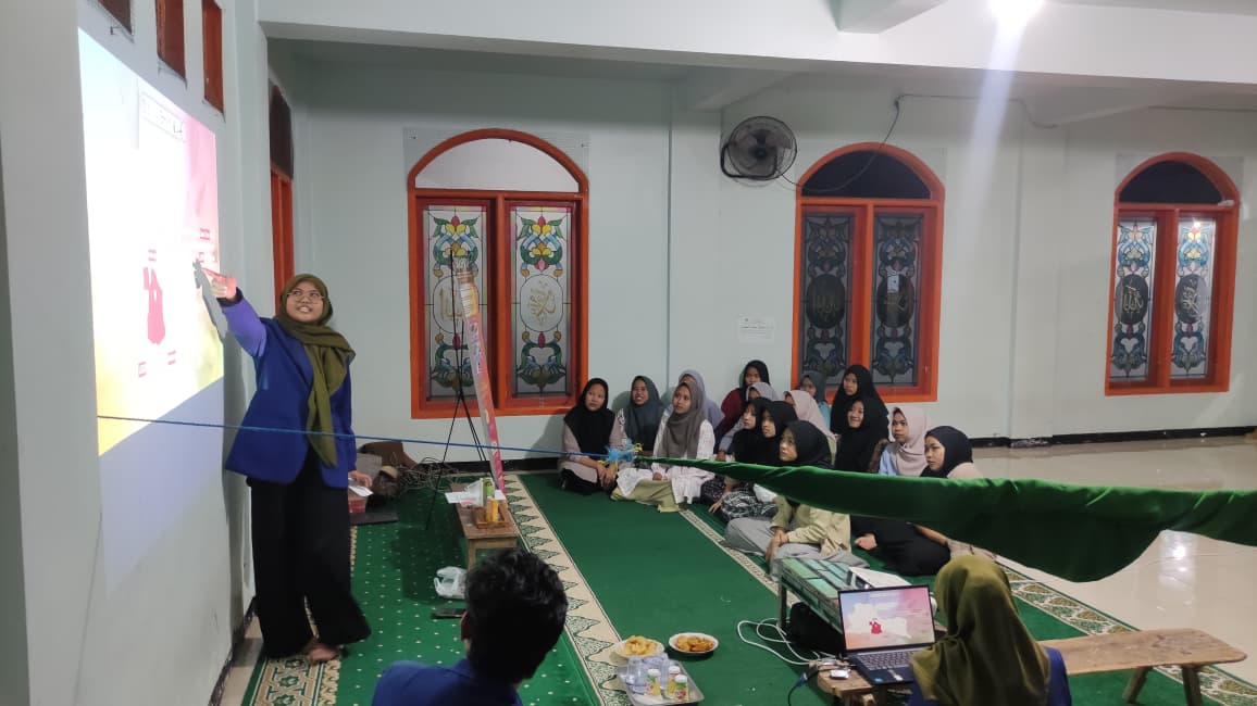 Tim mahasiswa Universitas Negeri Malang (UM) berhasil mengembangkan SKASPRAY, sebuah produk spray herbal berbasis teknologi nano yang memanfaatkan daun jarak pagar dan kulit jeruk