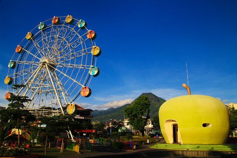 Ilustrasi wisata di Batu